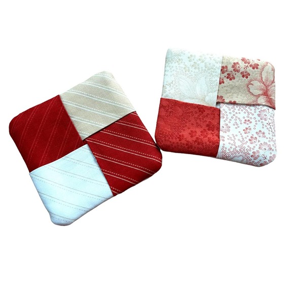 NEW Handmade Set of 2 Quilted Burgundy Beige Coasters - Picture 1 of 2